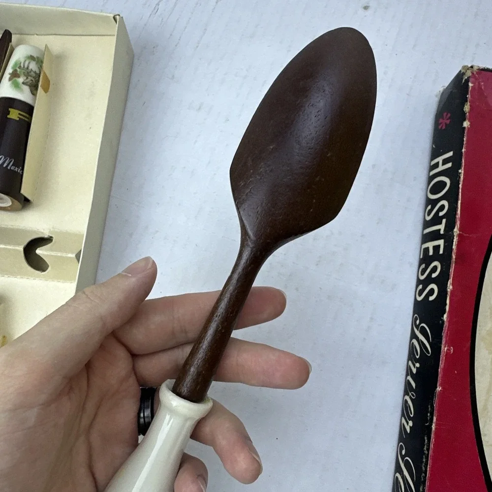Deer Wood Spoon Fork Hostess Server Salt Pepper Shakers New Mexico Souvenir